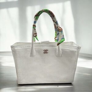 CHANEL WHITE CAVIAR TOTE-RARE